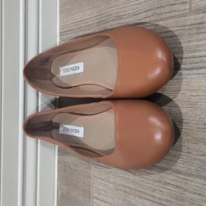 Steve Madden Leather Flats